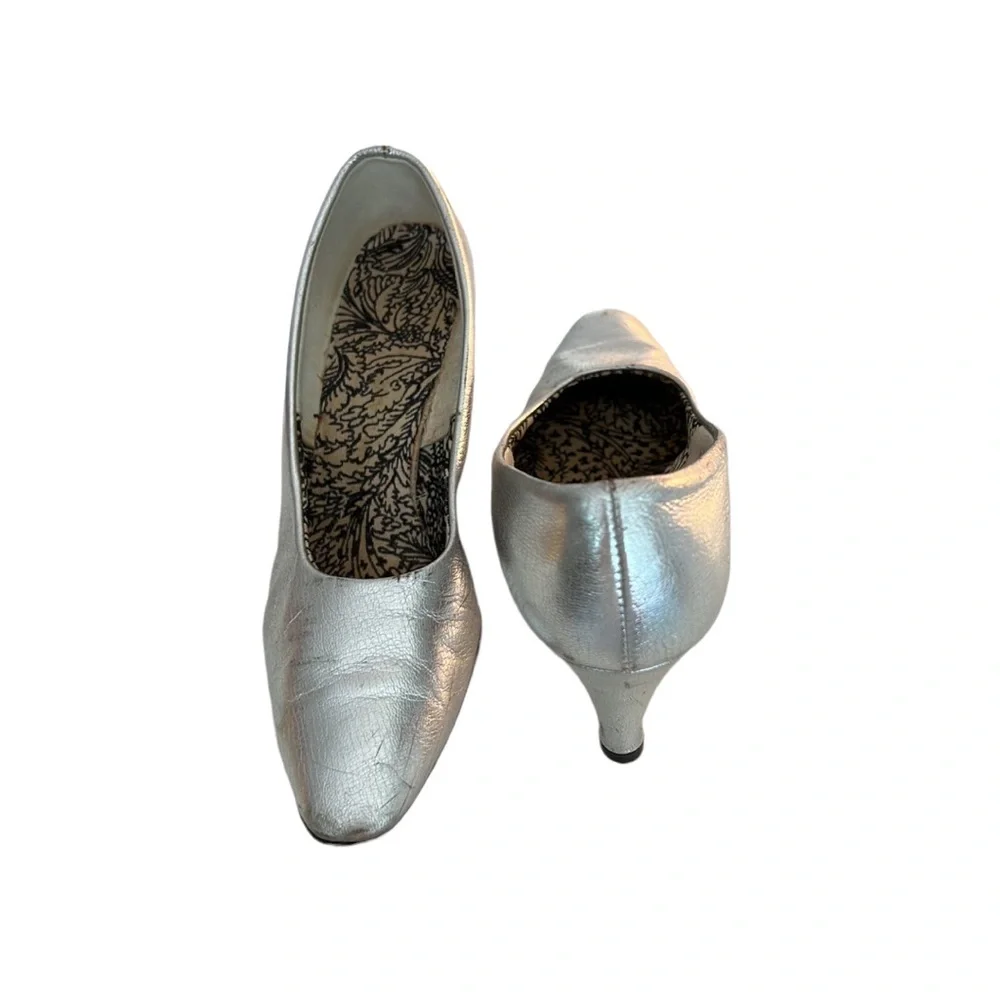 Vintage METALLIC Silver Leather Pumps​